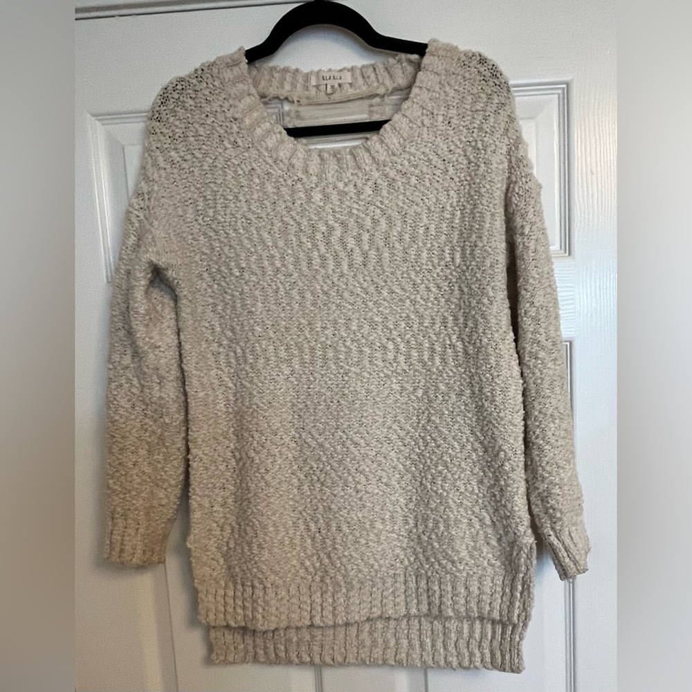 NWOT ILLA ILLA Cream Sweater with Cut Out Back